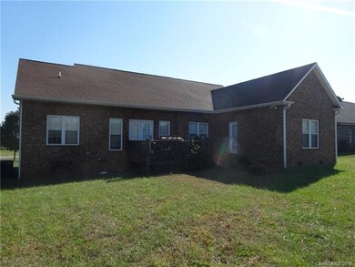 108 Postell Dr, Statesville, NC 28625 - photo 2