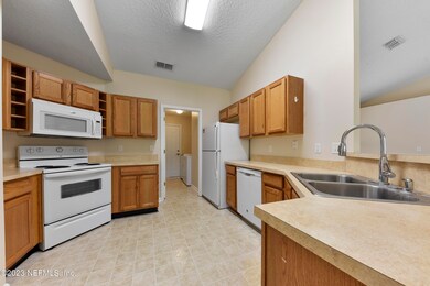 10724 Tulsa Rd, Jacksonville, FL 32218 - photo 7