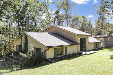 852 Wallace Rd, Little Hocking, OH 45742 - photo 2