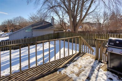 713 Knolls Ct, West Des Moines, IA 50265 - photo 2