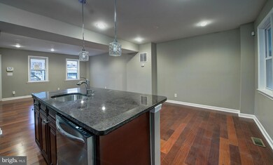 840 Lyndhurst St, Baltimore, MD 21229 - photo 3