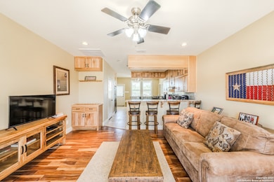 277 Us -277, Brackettvi, TX 78832 - photo 2