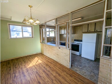 137 N 5th St, Union, OR 97883 - photo 4