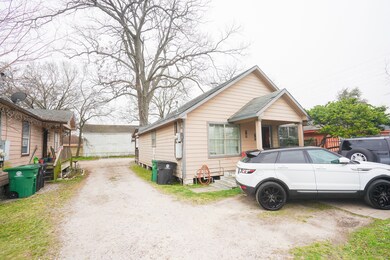 6537 Enid St, Houston, TX 77022 - photo 4