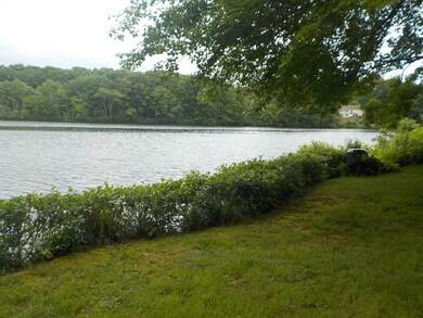 36 Edgewater Dr, Blackstone, MA 01504 - photo 7