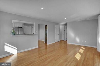 931 N Hanover St unit 2ND FL, Pottstown, PA 19464 - photo 6