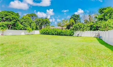 128 Royal Pine Cir N, Royal Palm Beach, FL 33411 - photo 2