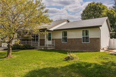 724 E Terrace Dr, Center Point, IA 52213 - photo 2