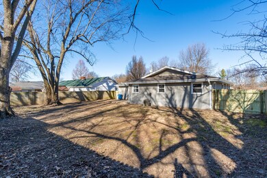 2642 E Meadowmere St-32