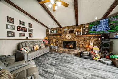Living Area 2