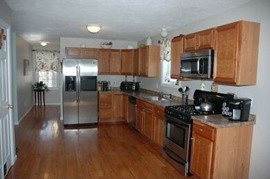 22 E 19th St, Lowell, MA 01850 - photo 2