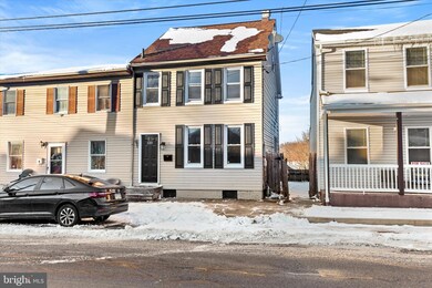 533 Manor St, Columbia, PA 17512 - photo 2