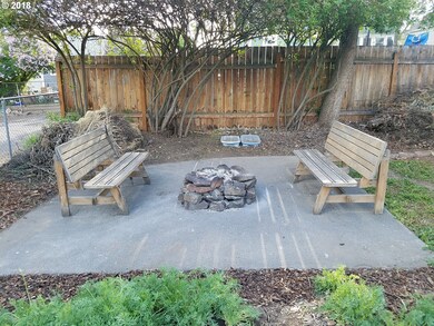 313 NW 6th St, Pendleton, OR 97801 - photo 5