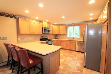 9 Laura Ln, Newton, NH 03858 - photo 3