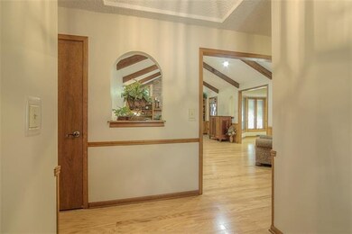 6308 Oakview St, Shawnee, KS 66216 - photo 7