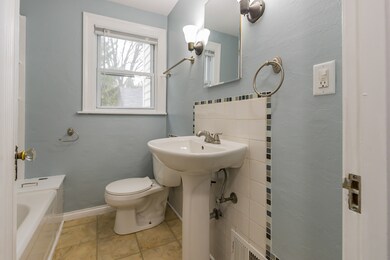 714 W Atlantic Ave, Waukegan, IL 60085 - photo 2