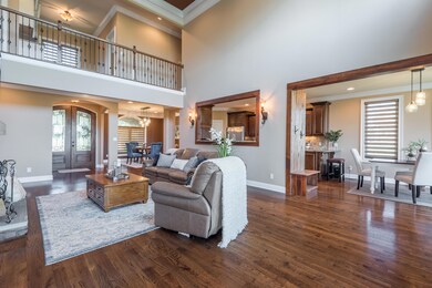 215WatersEdgeWay-GR from Master