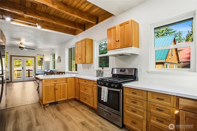 330 Keechelus Dr, Snoqualmie Pass, WA 98068 - photo 5