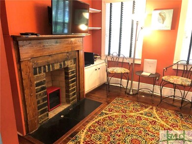 514 E Jones St unit .5, Savannah, GA 31401 - photo 3