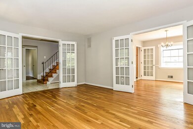 6811 Stoneybrooke Ln, Alexandria, VA 22306 - photo 3