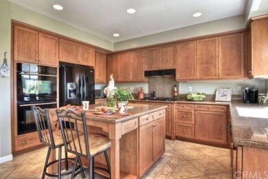 Fantastic large kitchen with island, Jenn-aire dou