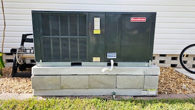 1071 Donegan Rd unit 502, Largo, FL 33771 - photo 6