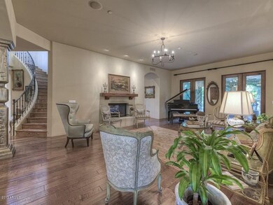 005_Living Room