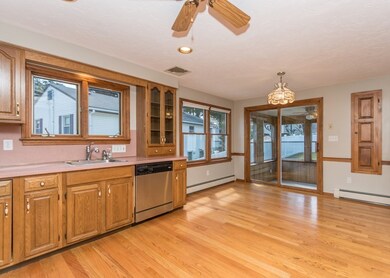 8 Wight St, Waltham, MA 02452 - photo 5