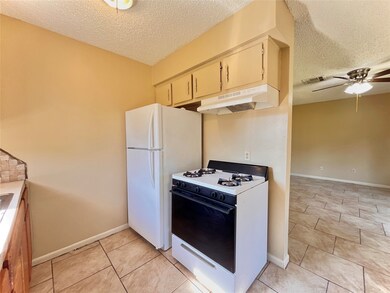 3021 Sycamore Ave unit 2, Bay City, TX 77414 - photo 7