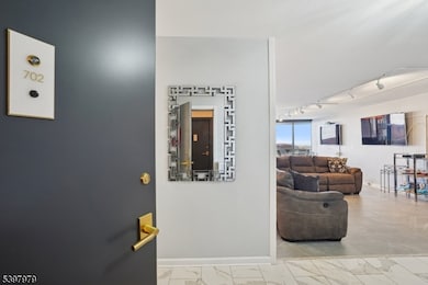 1 Claridge Dr unit 702, Verona, NJ 07044 - photo 4