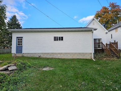 32 6th St NW, Oelwein, IA 50662 - photo 6