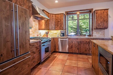2240 NW High Lakes Loop