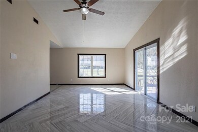 104 Joyce Rd, Hendersonville, NC 28792 - photo 5