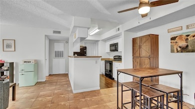 Dining/Kitchen