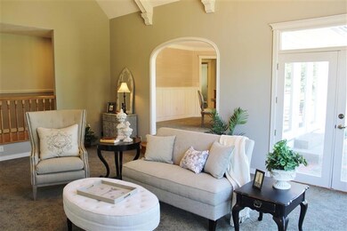 4069 Livingston Rd, Central Point, OR 97502 - photo 5