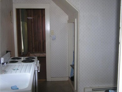 123 Agassiz St, Bethlehem, NH 03574 - photo 3