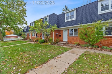 45311 Kensington St, Utica, MI 48317 - photo 2