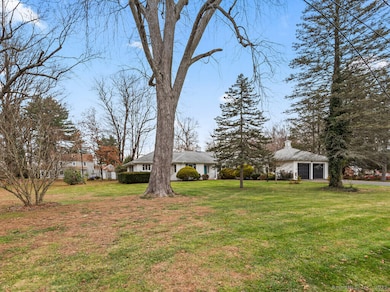 12 Haviland Rd, Bloomfield, CT 06002 - photo 3