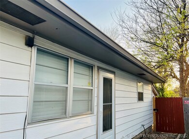 Large converted garage area with separate entrance