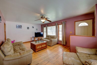 839 Spruce St, Aurora, IL 60506 - photo 5