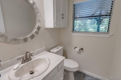 7408 S Juniper Ave, Broken Arrow, OK 74011 - photo 6