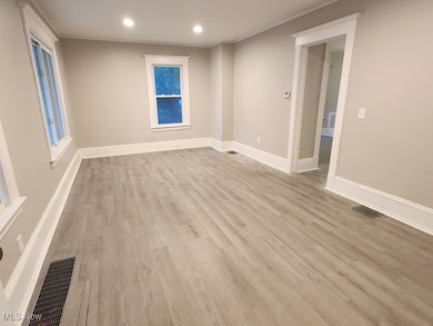 18112 Chagrin Blvd, Shaker Heights, OH 44122 - photo 4