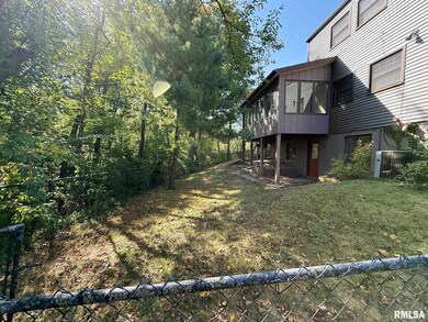 6828 N Bobolink Rd, Peoria, IL 61614 - photo 3