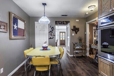 853 Russell Ln, Bedford, TX 76022 - photo 6