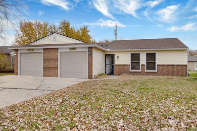 2310 Willow Ln, Manhattan, KS 66502 - photo 2