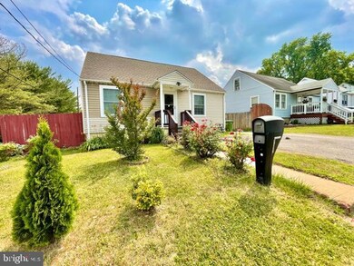 4821 Hazelwood Ave, Baltimore, MD 21206 - photo 2