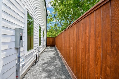 857 Martin St, Houston, TX 77018 - photo 4