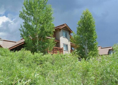 River side of 802 Crazy Horse Circle