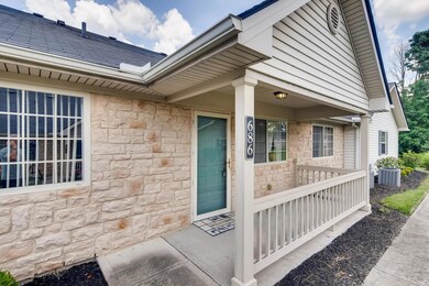 686 Fox Run Circle North-large-003-004-E