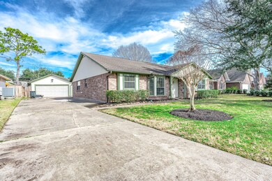 1820 Goode St, Alvin, TX 77511 - photo 2